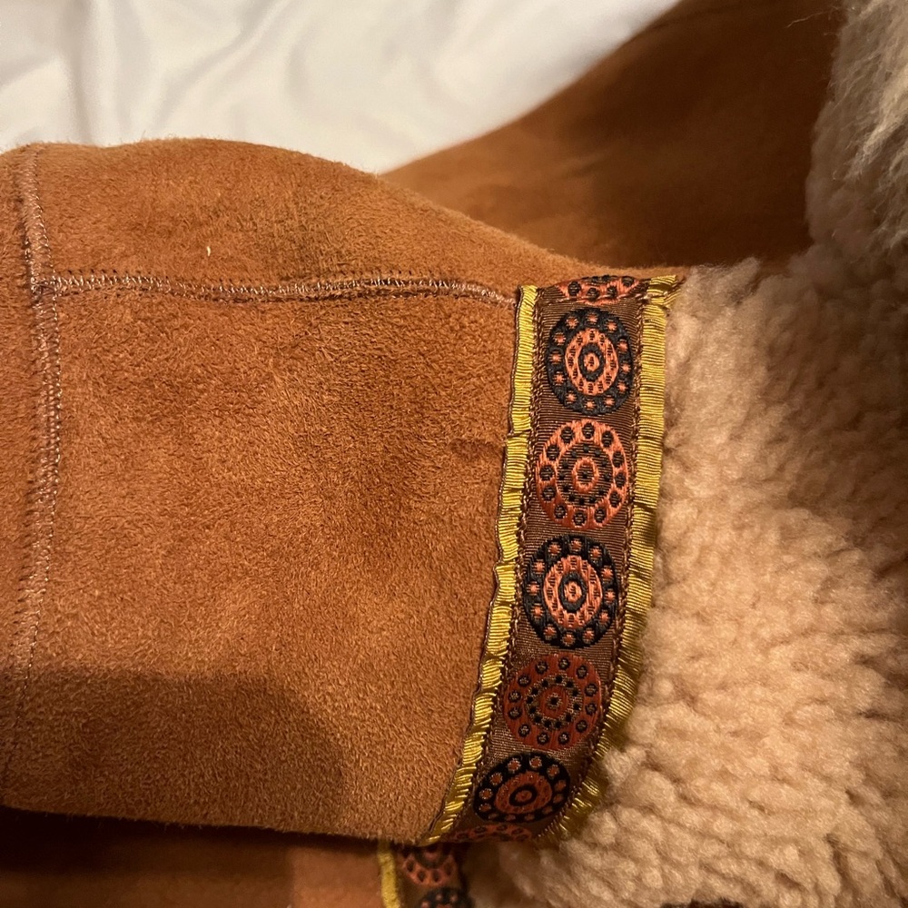 Musier Shearling Coat - Picture 6 of 12